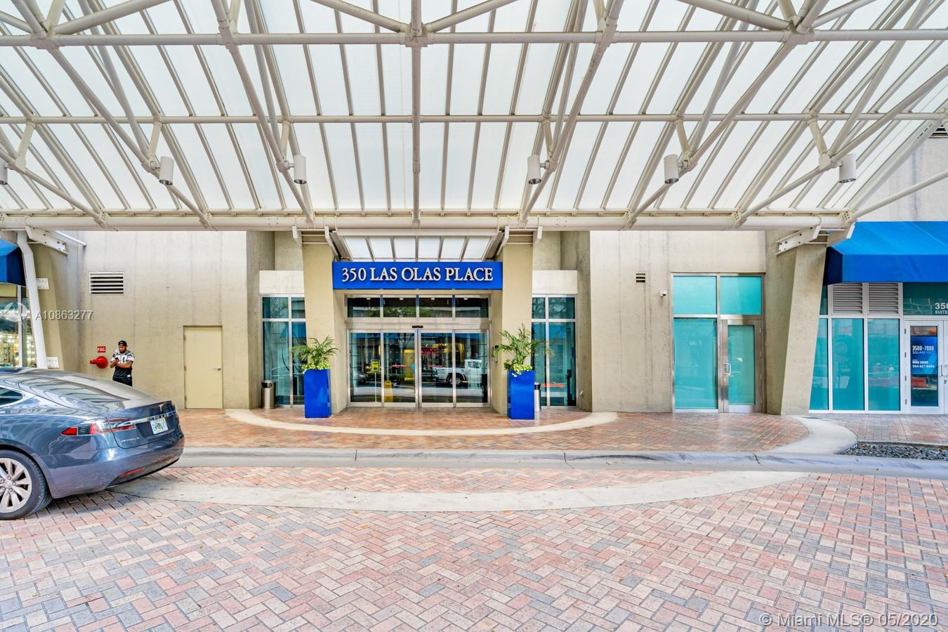 Beautifully updated 2/2 is ready to move in! Property features two balconies with beautiful city views, two storage spaces, remodeled kitchen (countertops, stainless steel, high-end appliances, decorative tile backsplash), ceramic tile floors, floor-to-ceiling windows, redone baths (stand-in shower, new vanities), washer/dryer and so much more. Short walk to Las Olas Blvd, restaurants, entertainment, etc. Make this your home​​‌​​​​‌​‌​​​‌‌​​​‌‌‌​​‌​​‌‌​​​​ today!