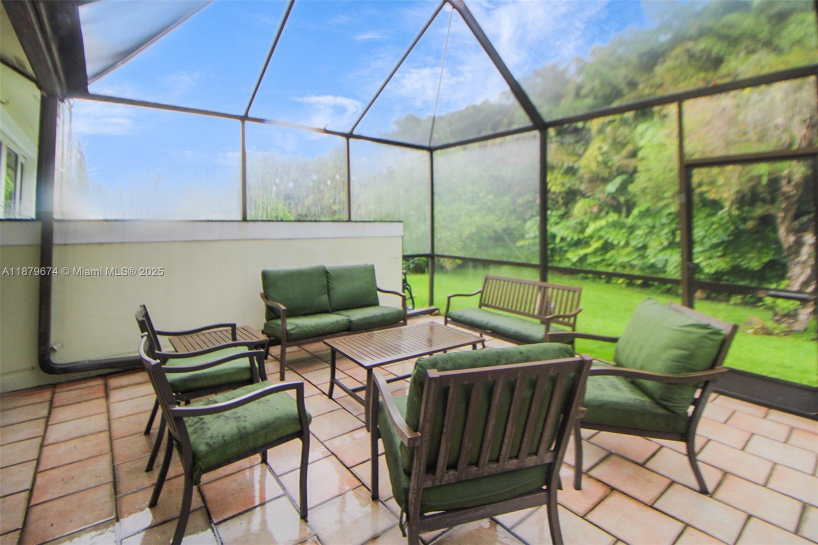 DORAL WOODS - Residential