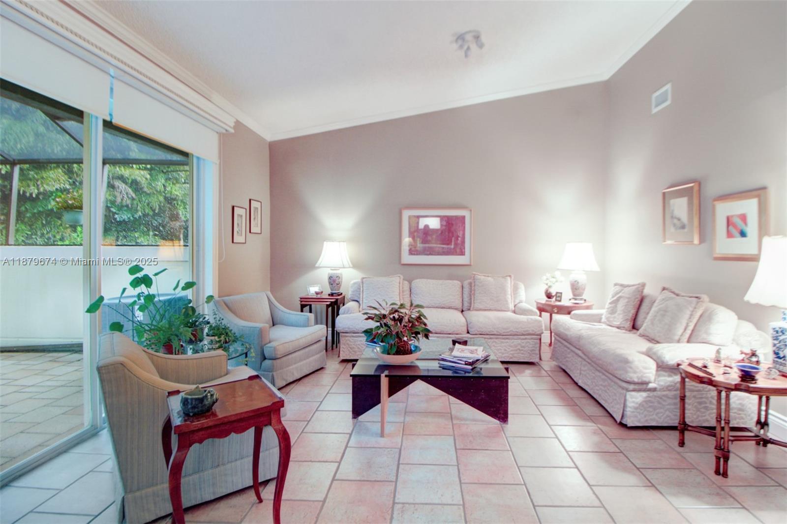 DORAL WOODS - Residential