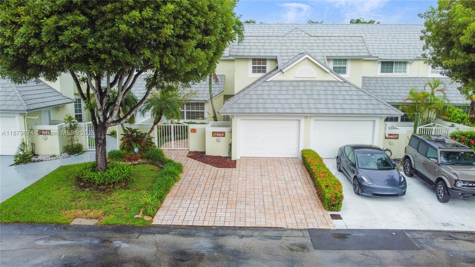 DORAL WOODS - Residential