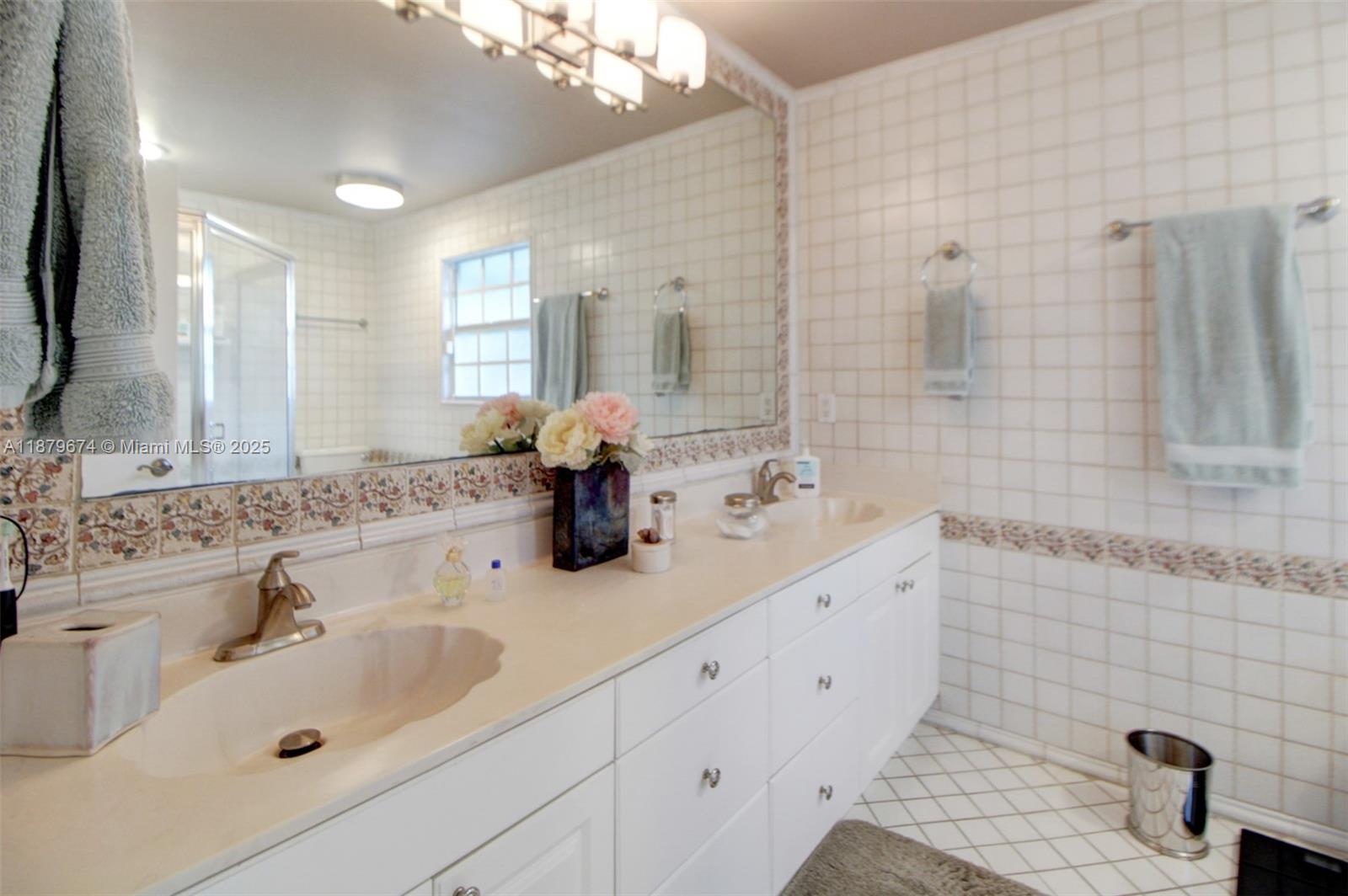 DORAL WOODS - Residential