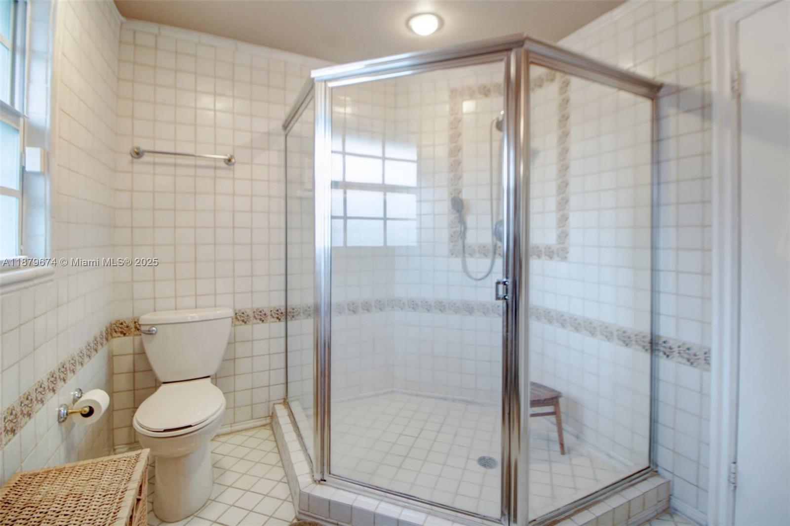 DORAL WOODS - Residential