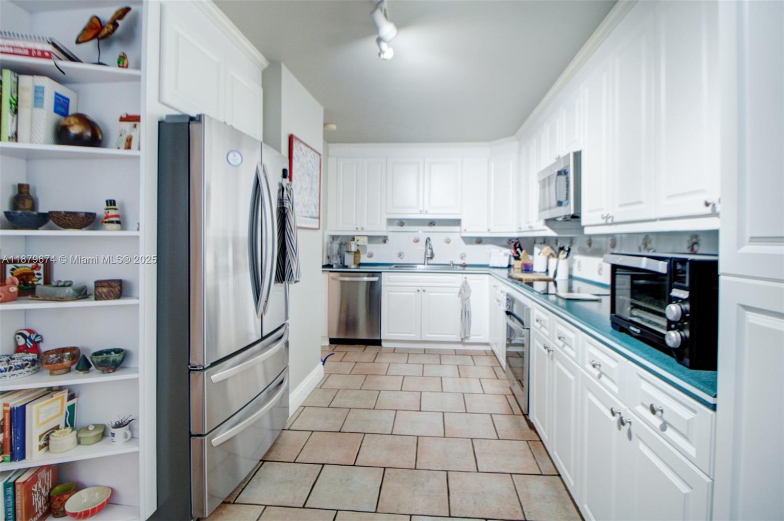 DORAL WOODS - Residential