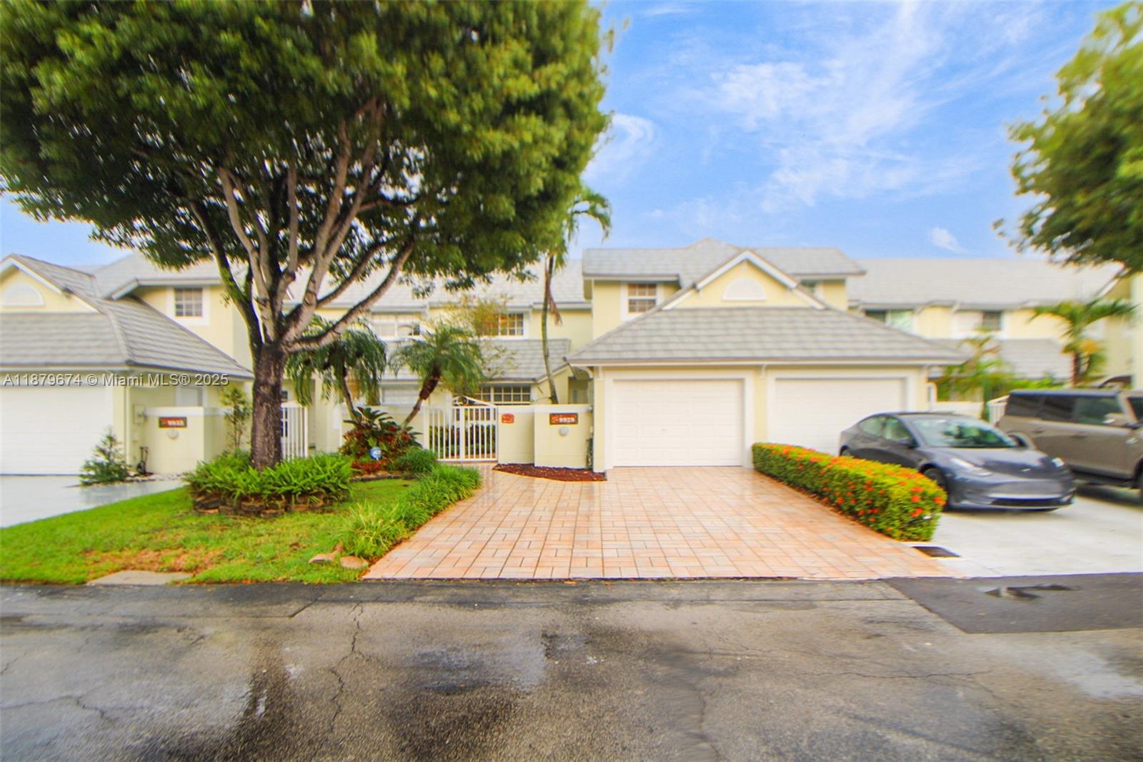 DORAL WOODS - Residential