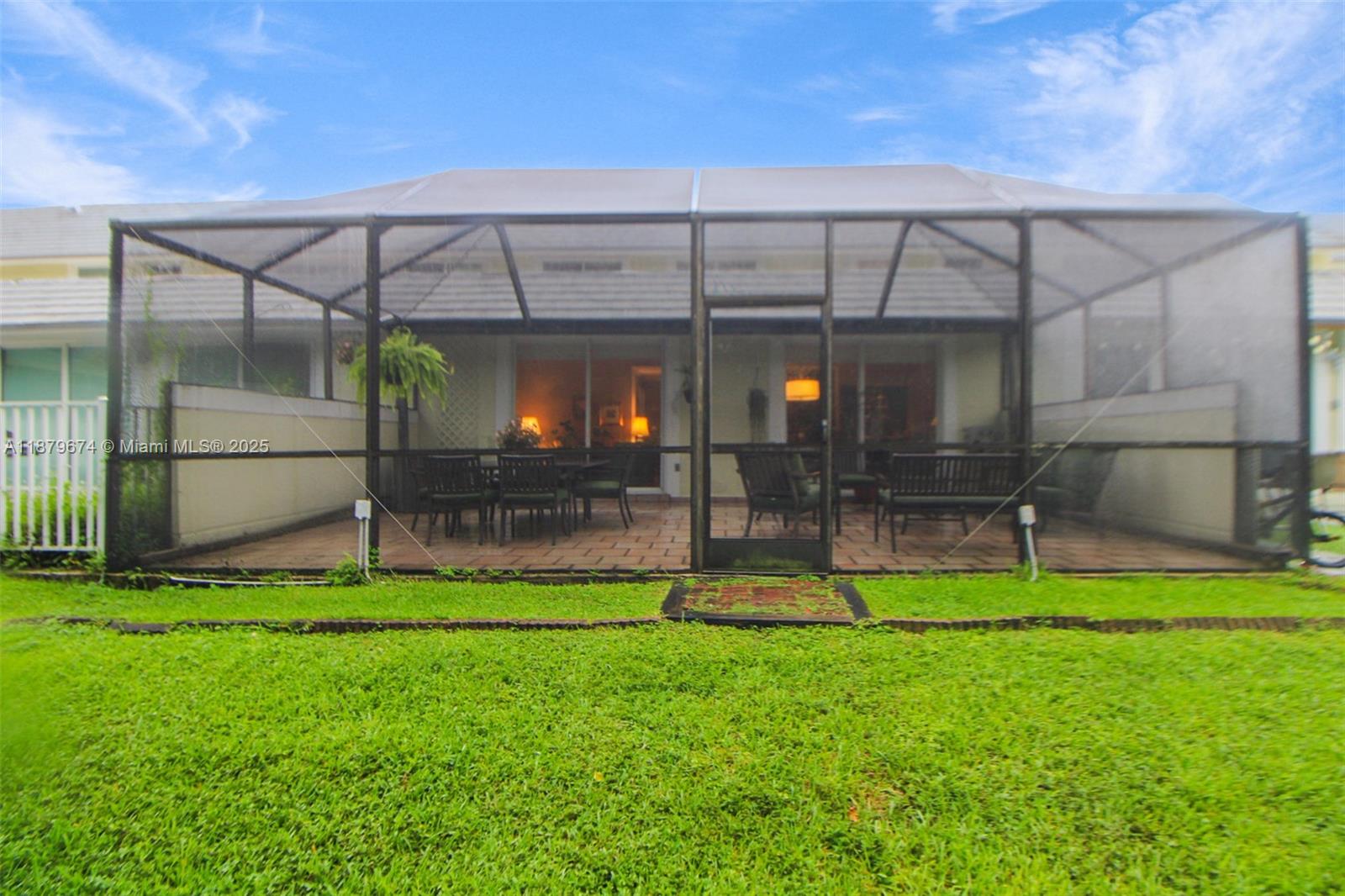 DORAL WOODS - Residential