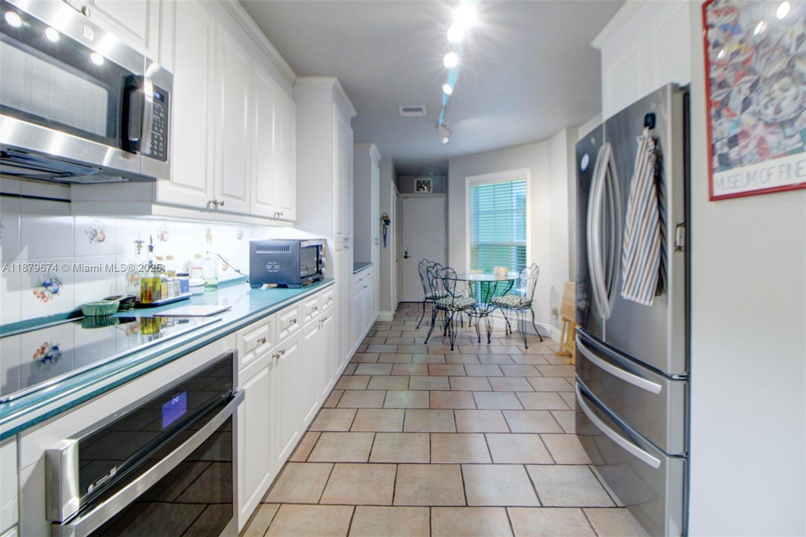 DORAL WOODS - Residential