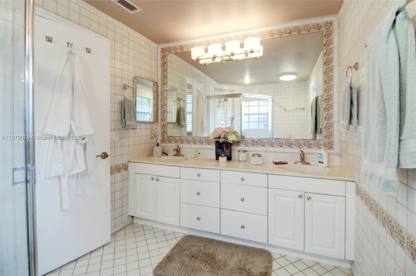 DORAL WOODS - Residential