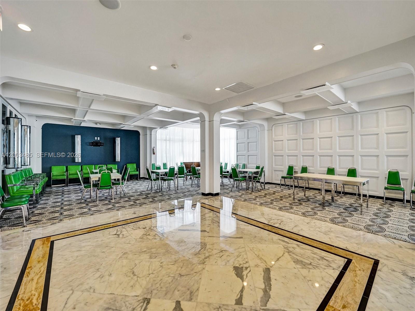 AQUARIUS CONDO - Residential