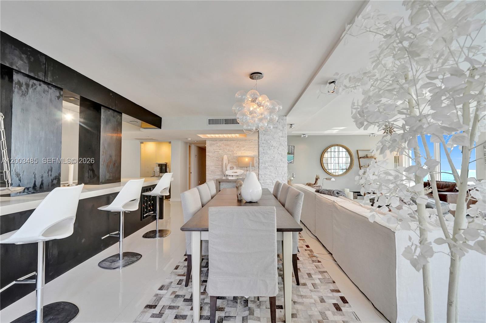 AQUARIUS CONDO - Residential