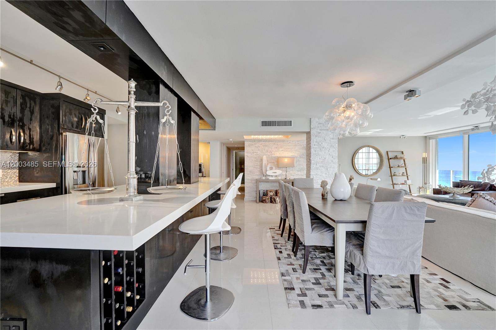 AQUARIUS CONDO - Residential