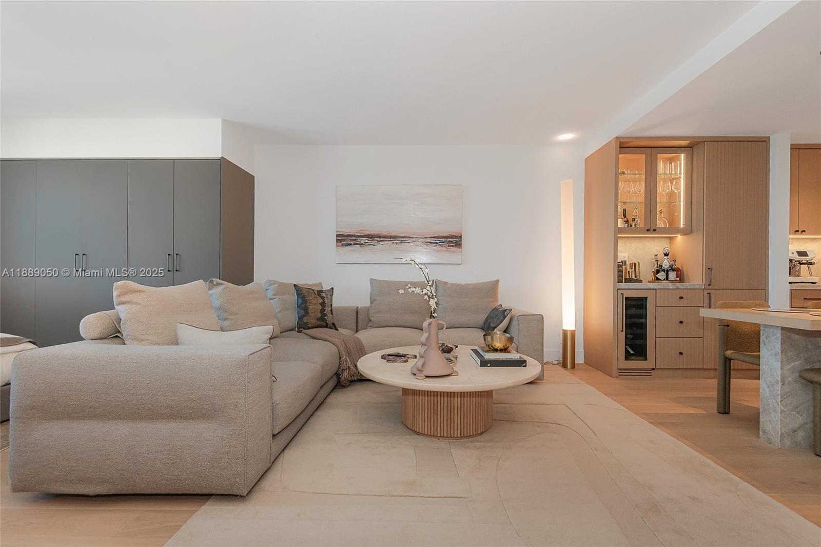RONEY PALACE CONDO - Residential Lease
