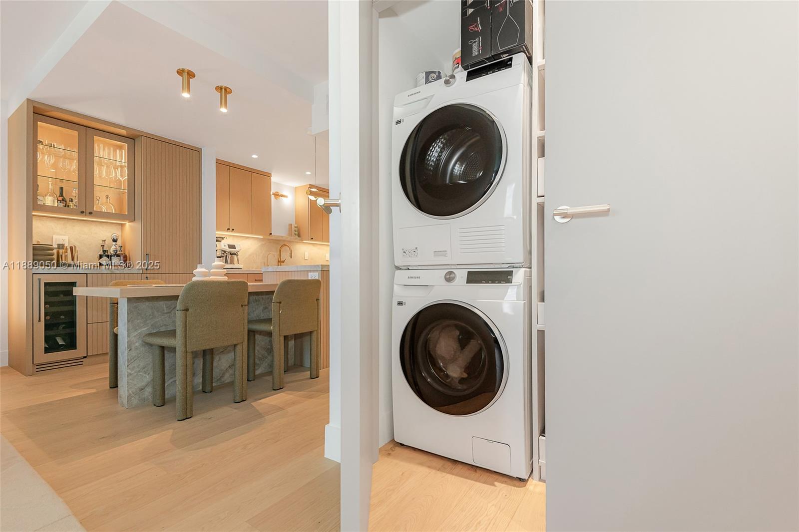 RONEY PALACE CONDO - Residential Lease