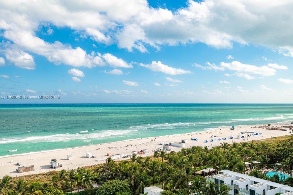 RONEY PALACE CONDO - Residential Lease