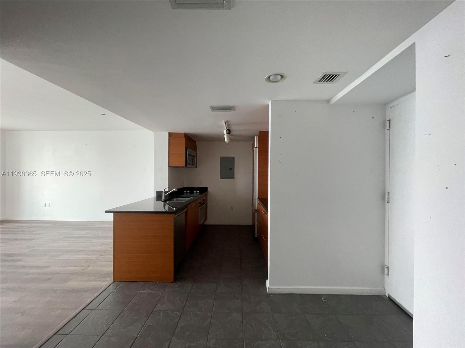 50 BISCAYNE CONDO - Residential