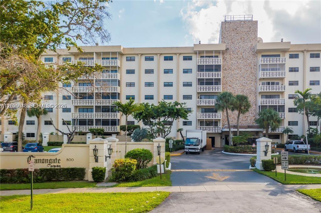 CANONGATE CONDO NO ONE - Residential