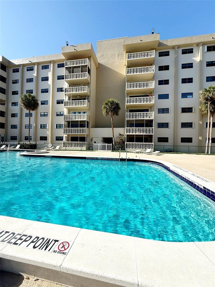 CANONGATE CONDO NO ONE - Residential