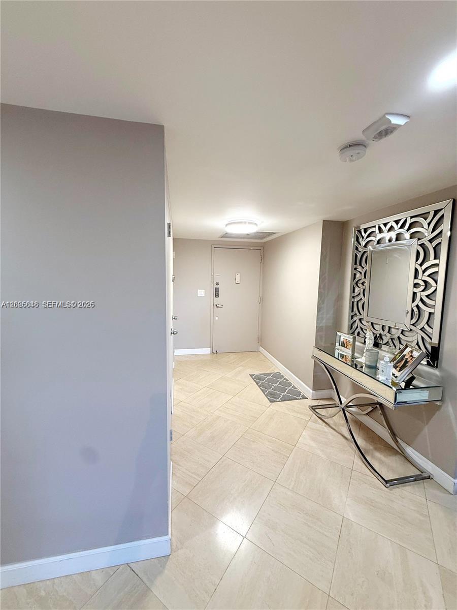 CANONGATE CONDO NO ONE - Residential