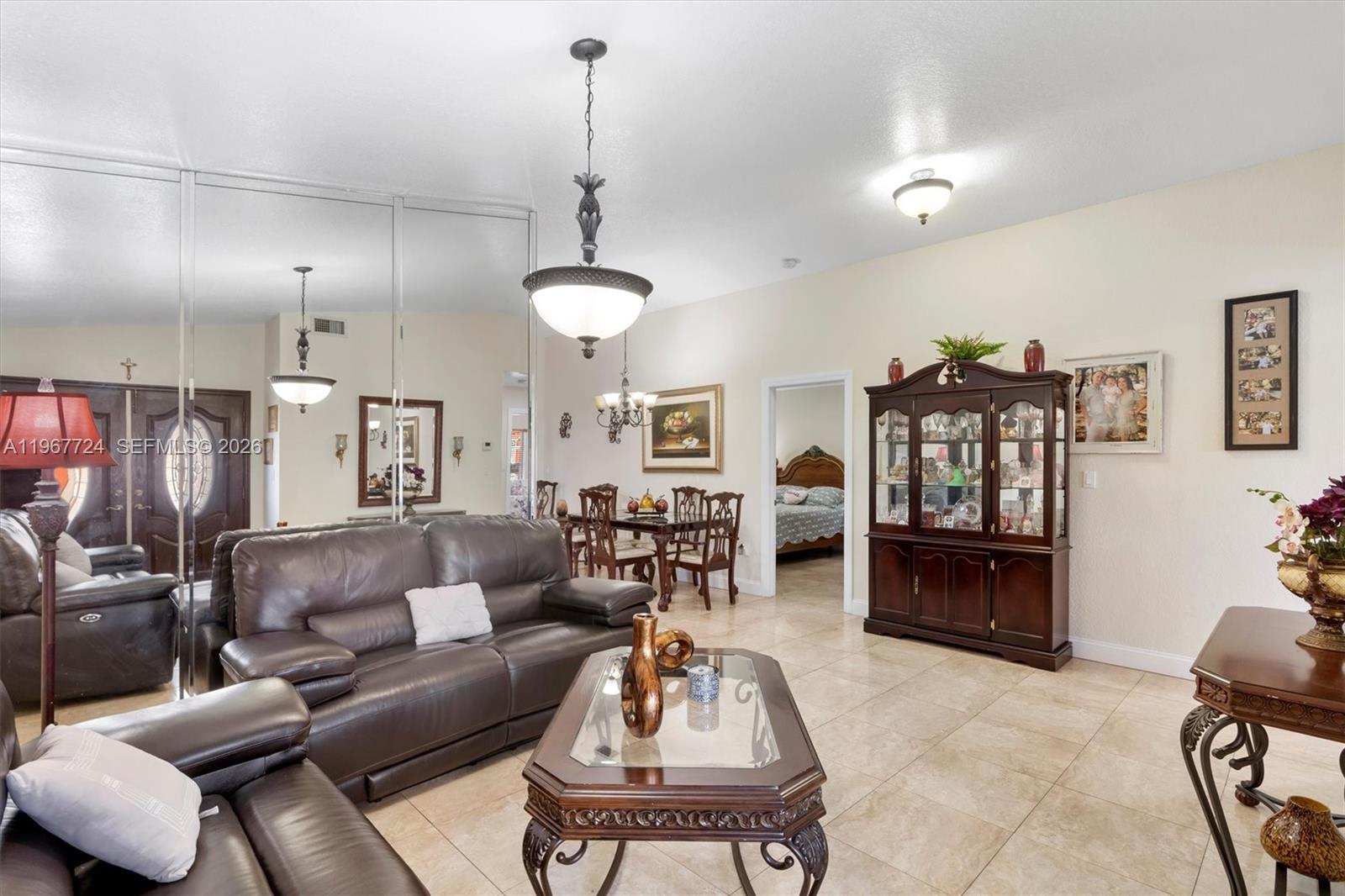 LOS PALACIOS I CONDO - Residential