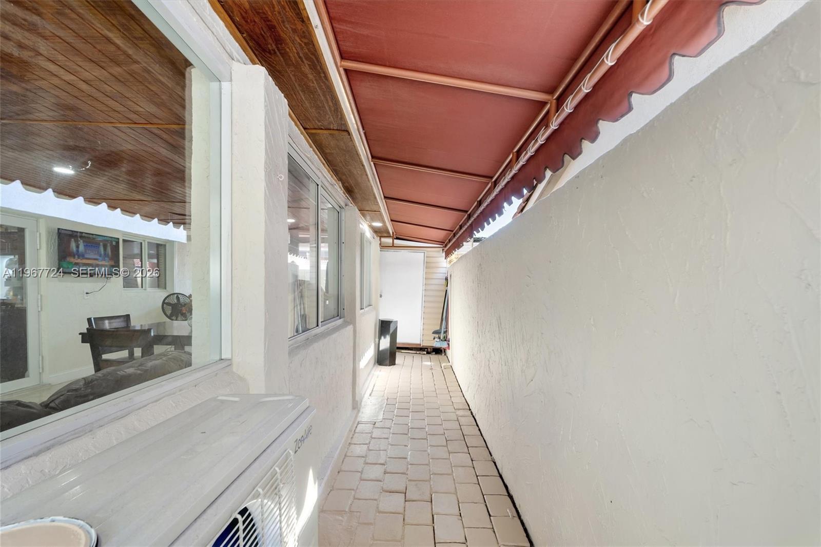 LOS PALACIOS I CONDO - Residential