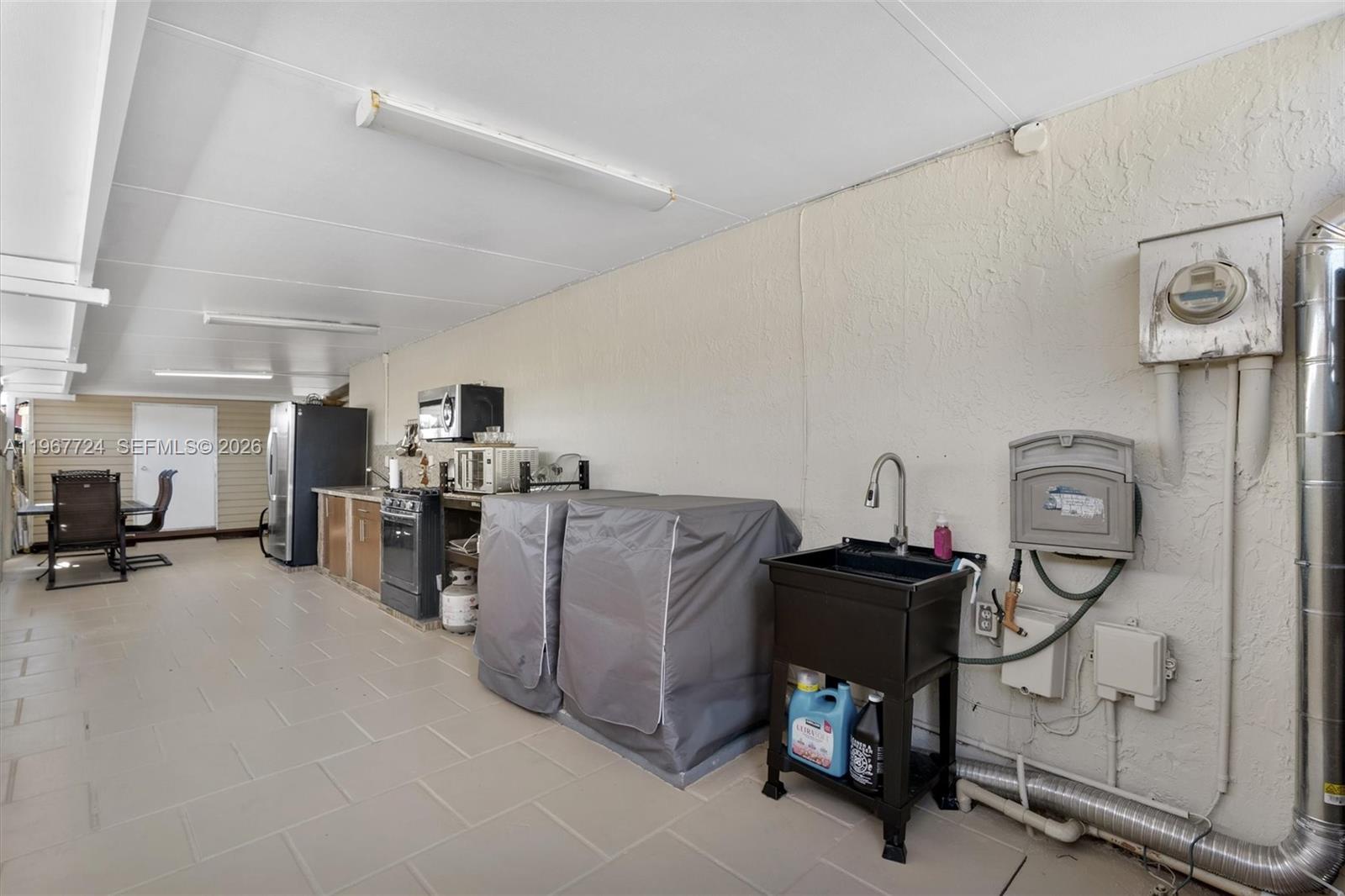 LOS PALACIOS I CONDO - Residential