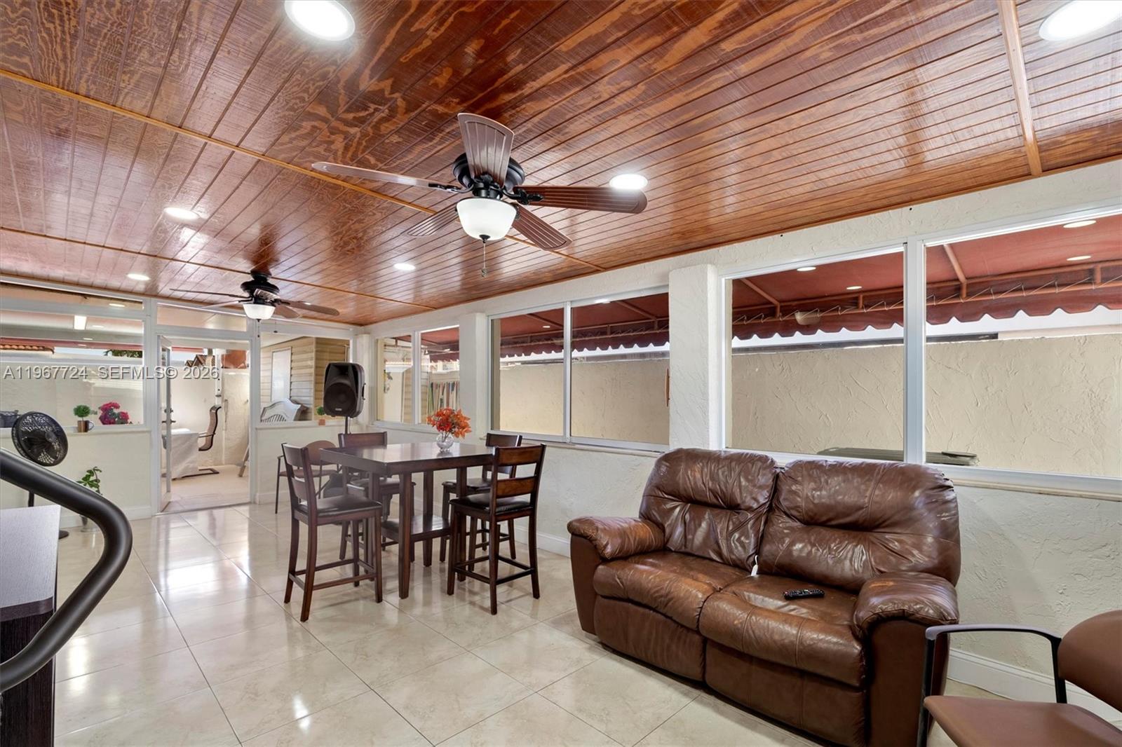 LOS PALACIOS I CONDO - Residential