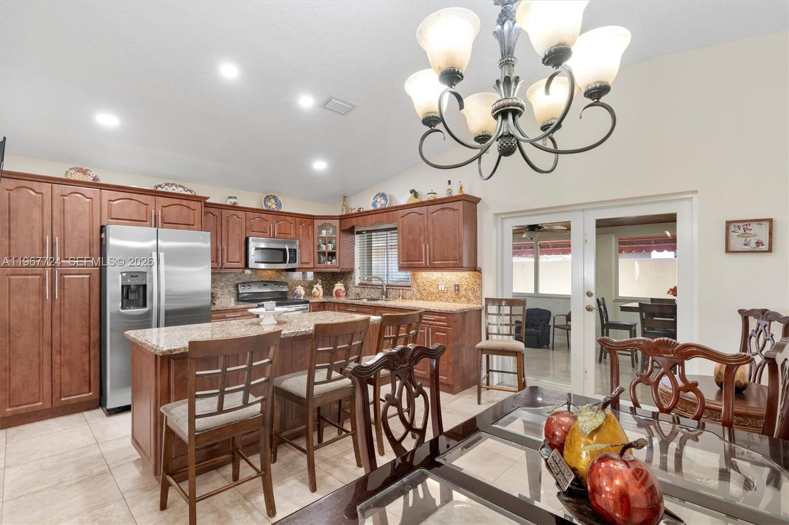 LOS PALACIOS I CONDO - Residential