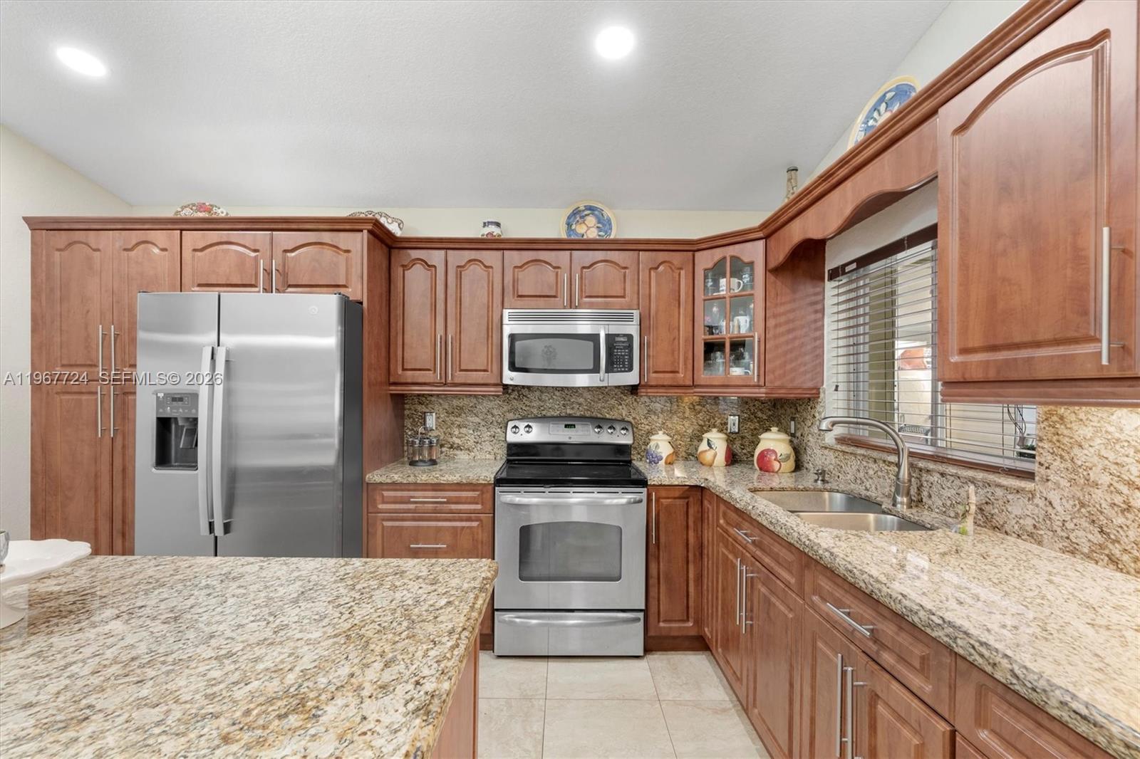 LOS PALACIOS I CONDO - Residential