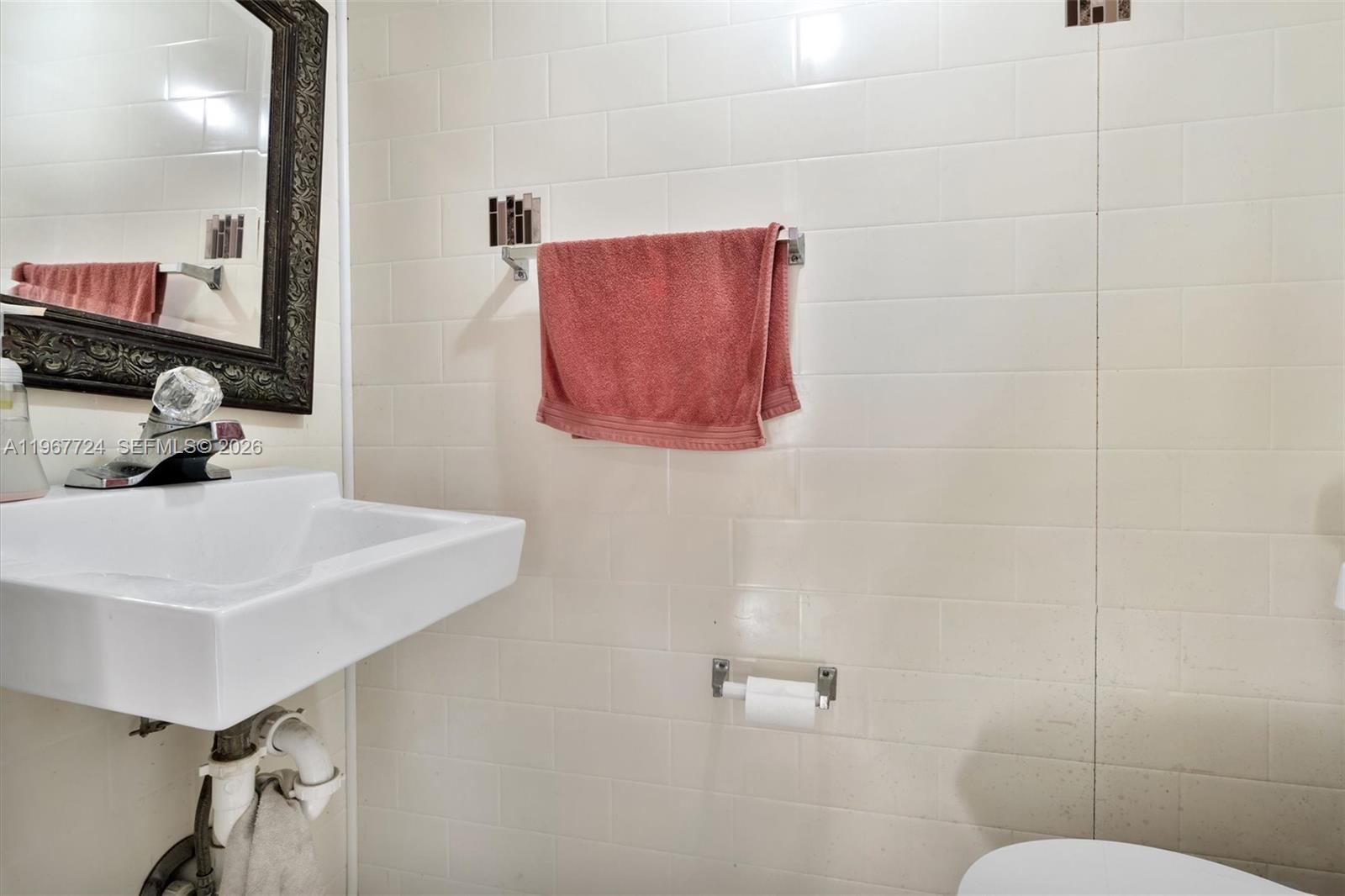 LOS PALACIOS I CONDO - Residential