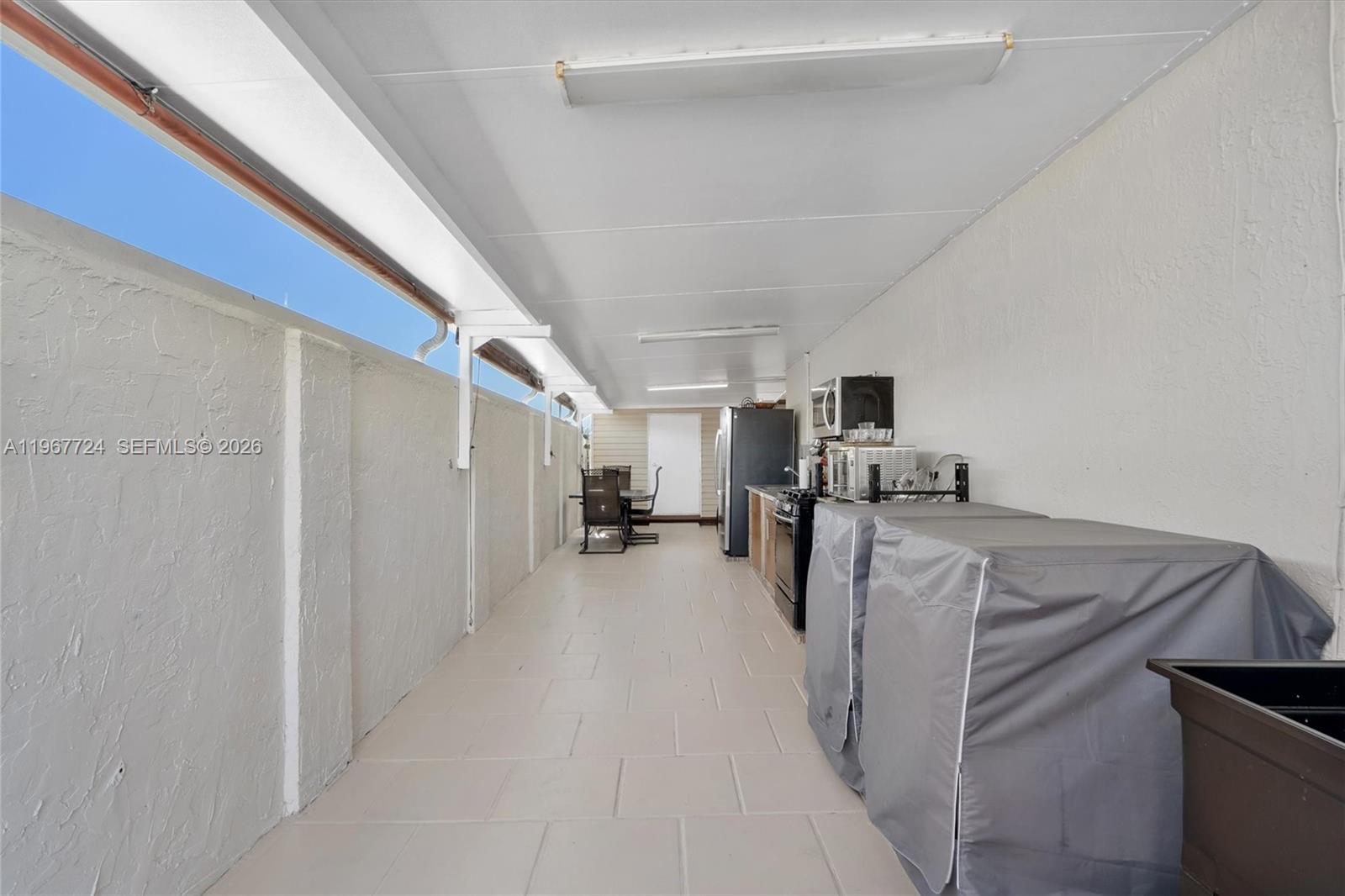 LOS PALACIOS I CONDO - Residential