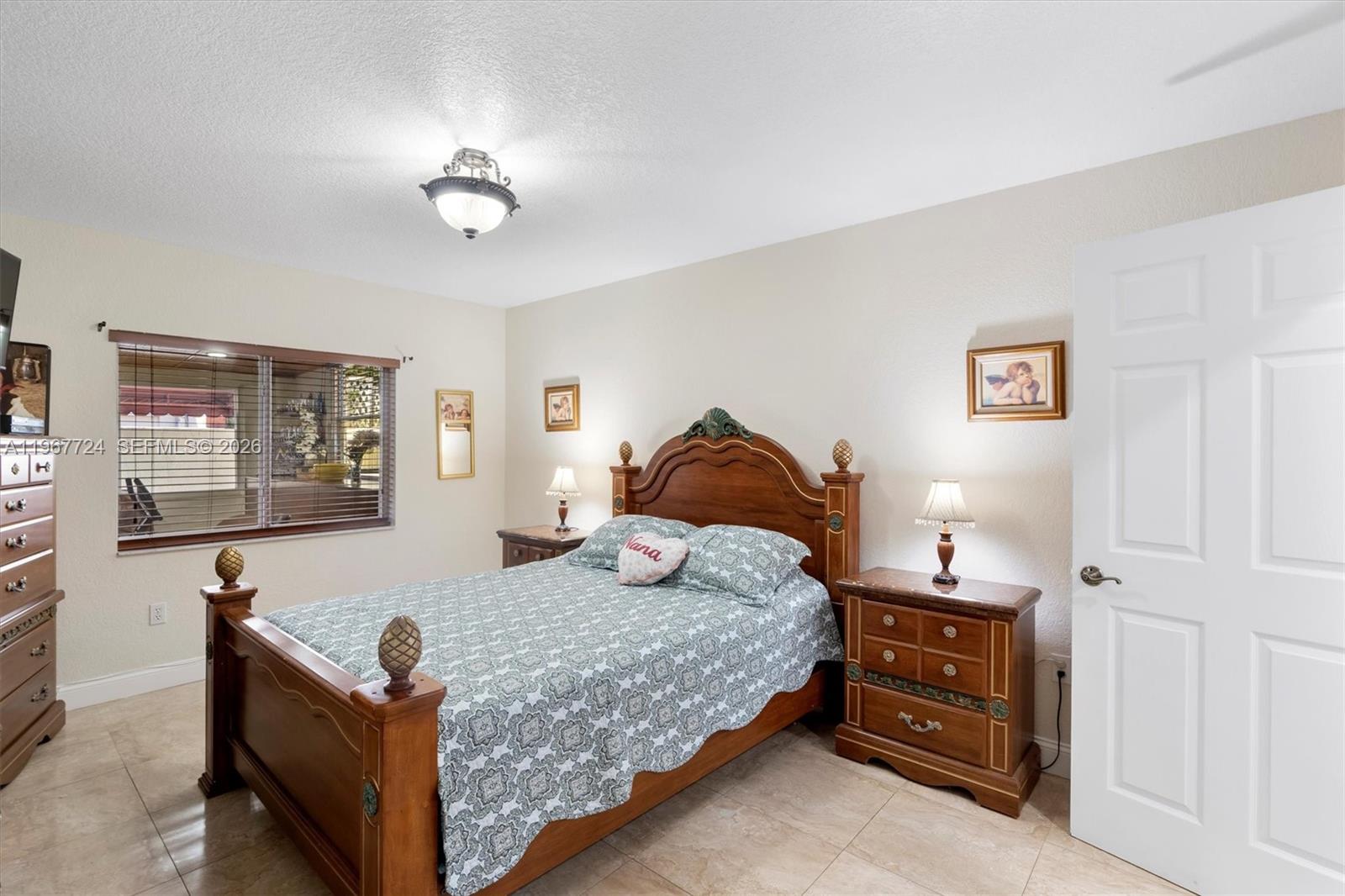 LOS PALACIOS I CONDO - Residential