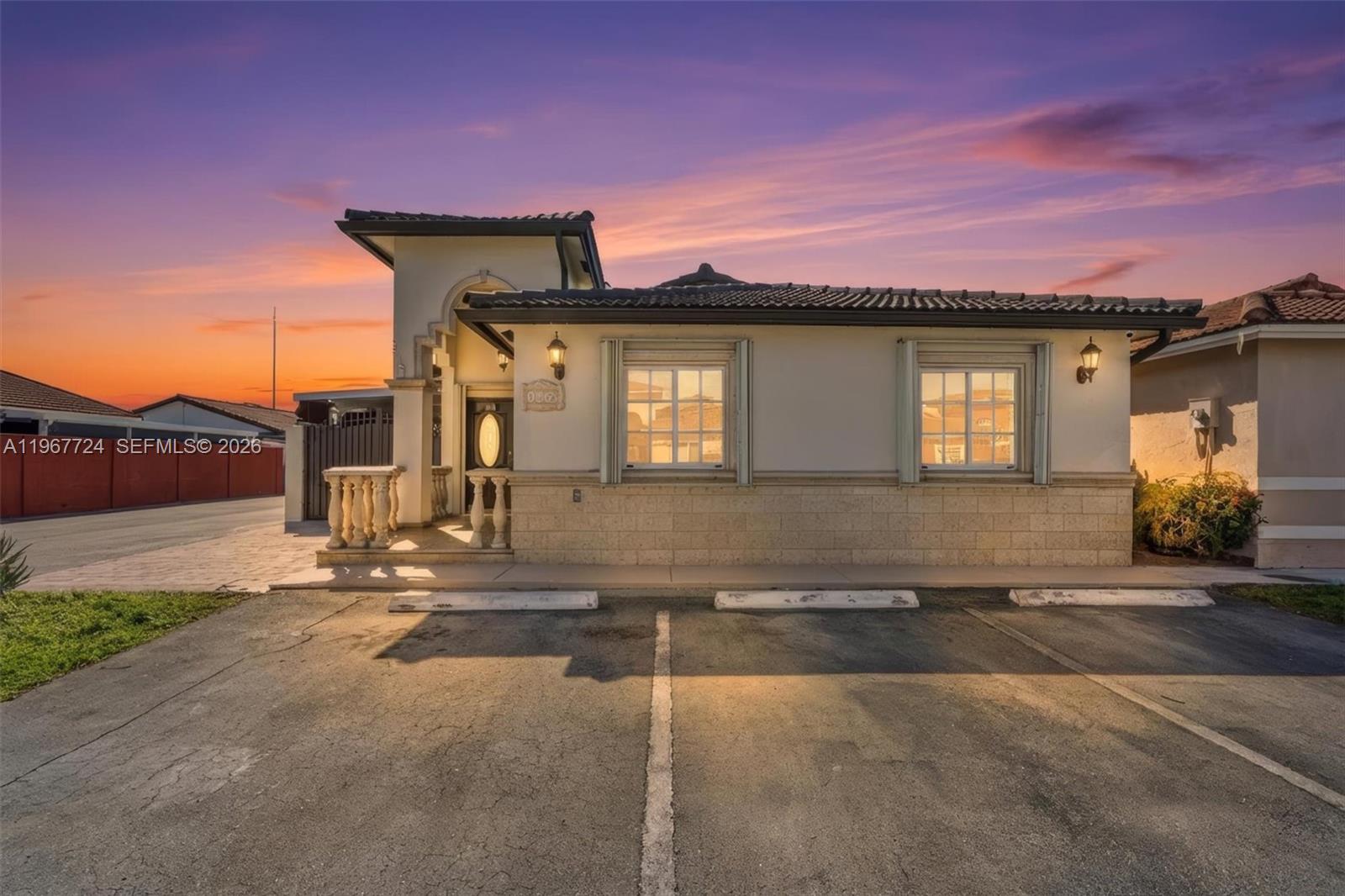 LOS PALACIOS I CONDO - Residential