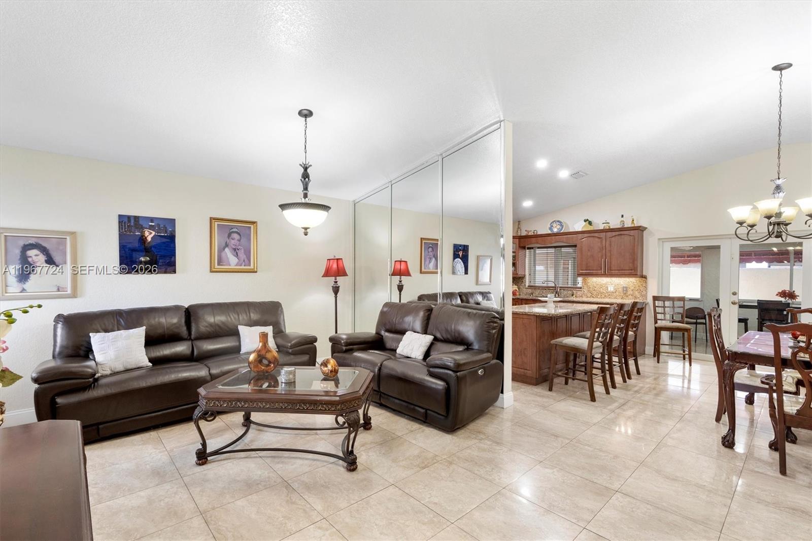 LOS PALACIOS I CONDO - Residential