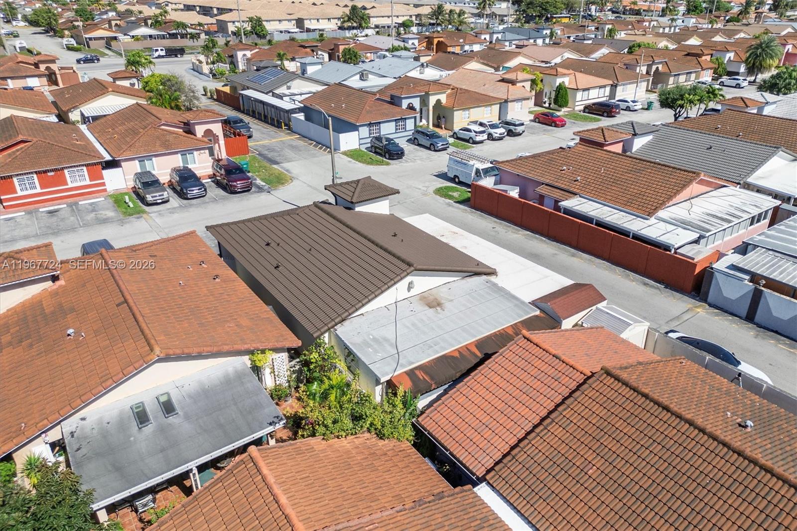 LOS PALACIOS I CONDO - Residential