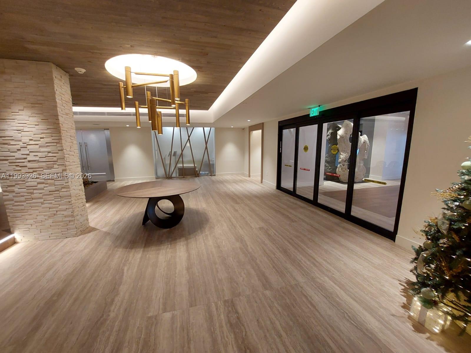 RONEY PALACE CONDO - Residential Lease