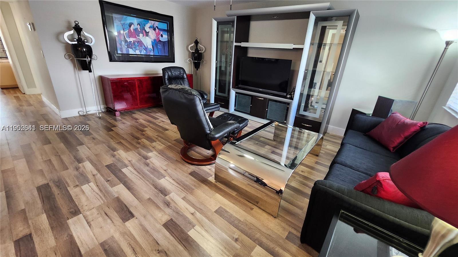 KINGS POINT FLANDERS COND - Residential