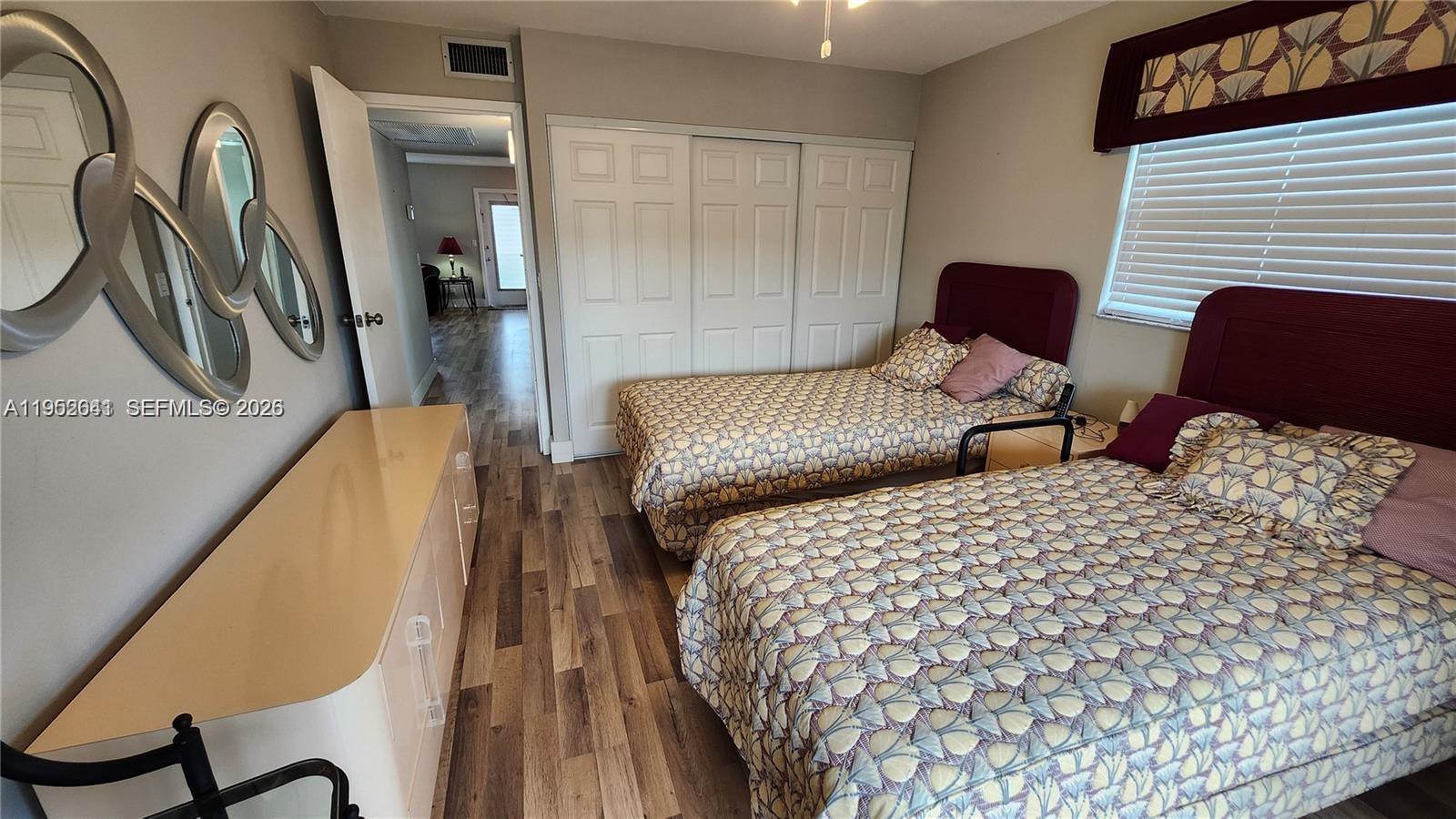 KINGS POINT FLANDERS COND - Residential