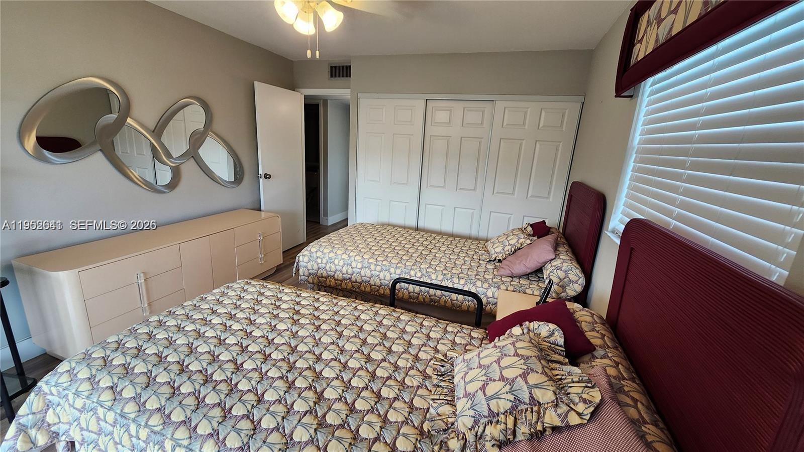 KINGS POINT FLANDERS COND - Residential