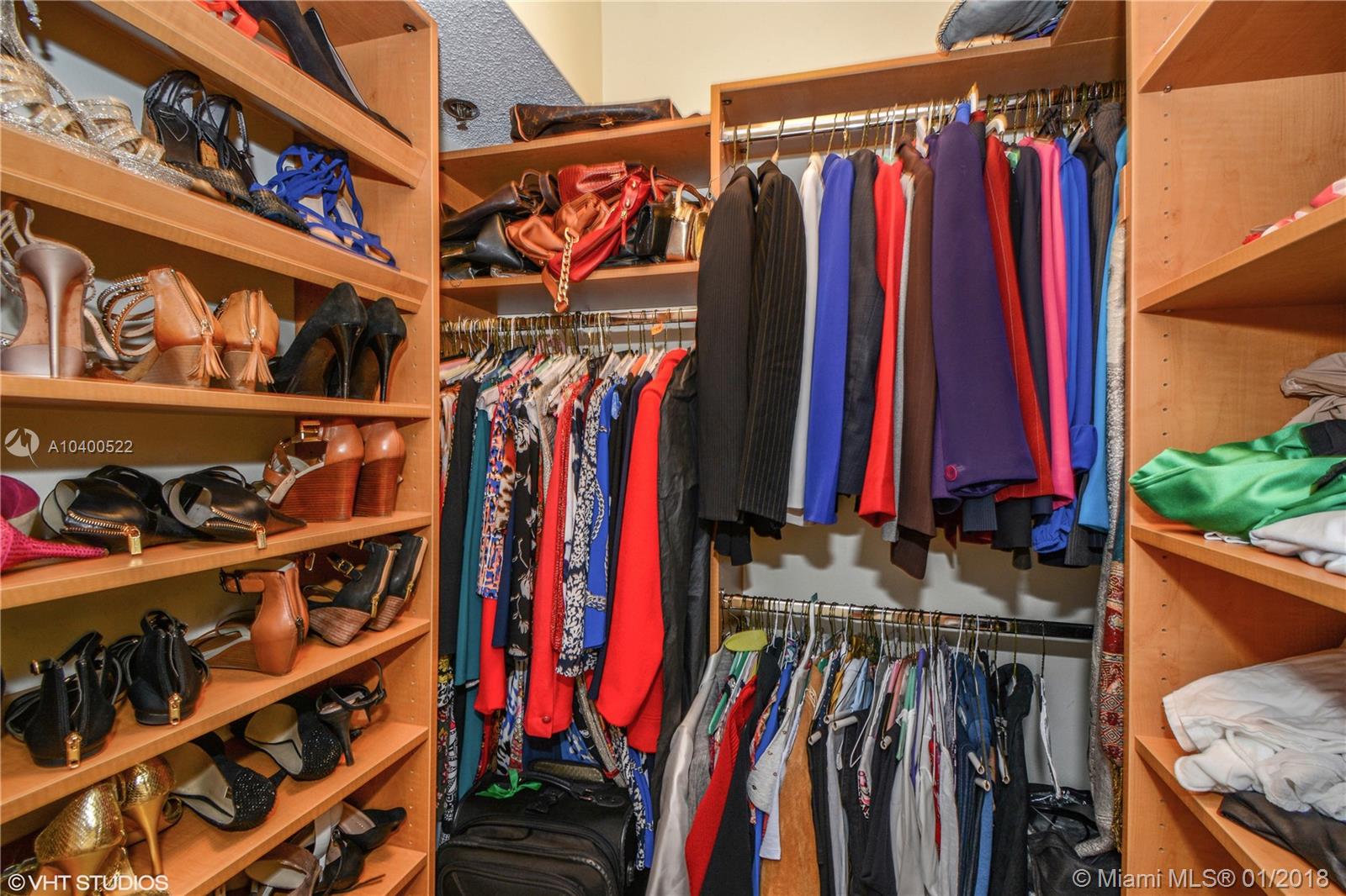 DELVISTA TOWERS CONDO - Residential