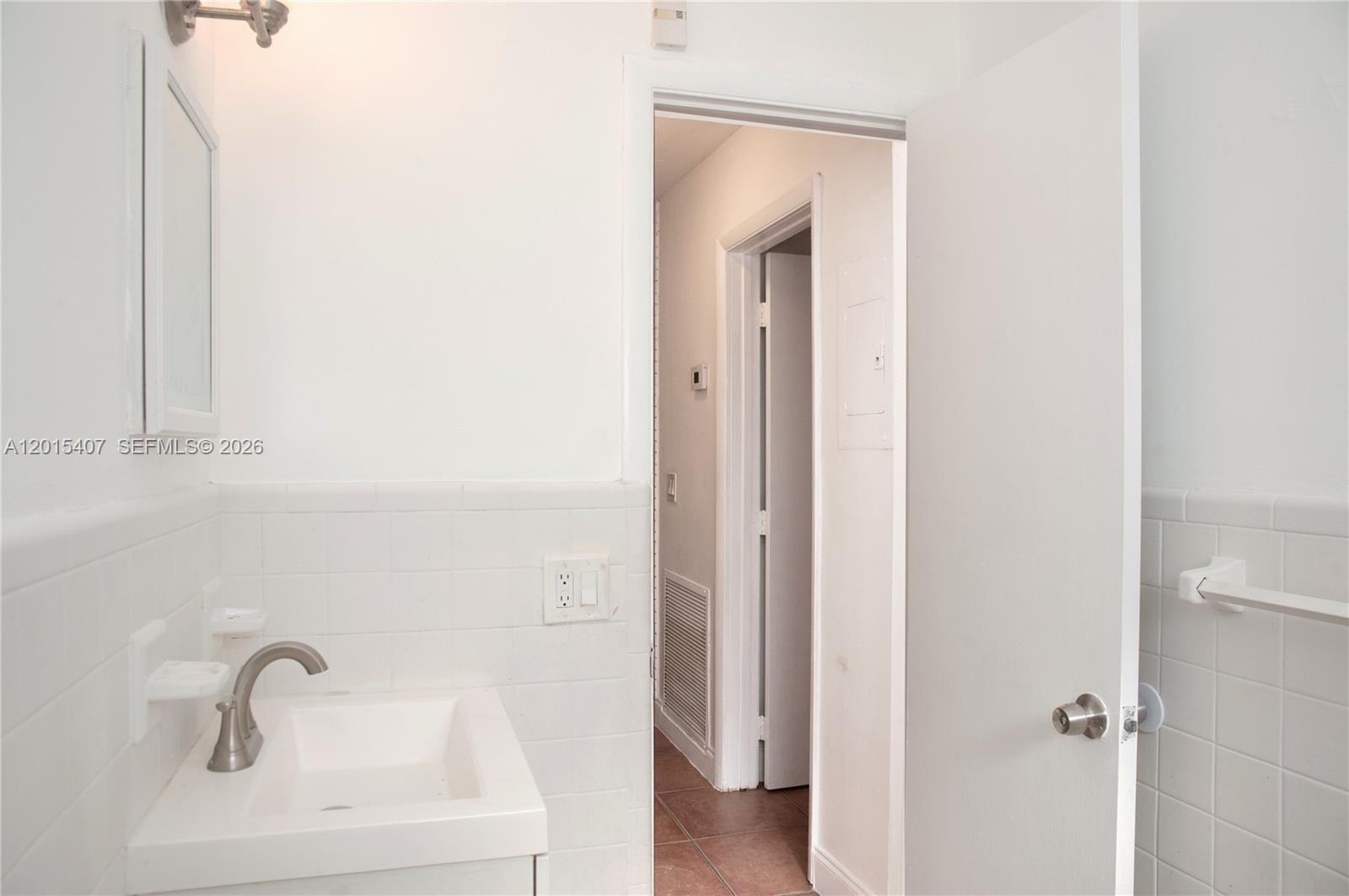 HALLANDALE PARK - Residential Lease
