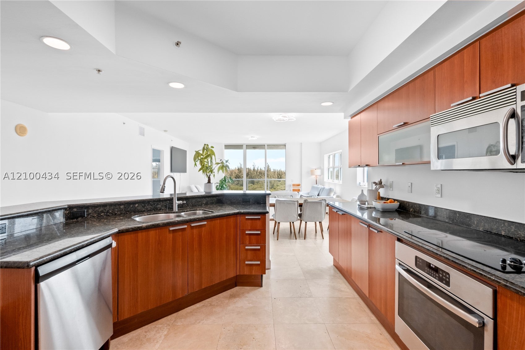 14951 Royal Oaks Ln 709