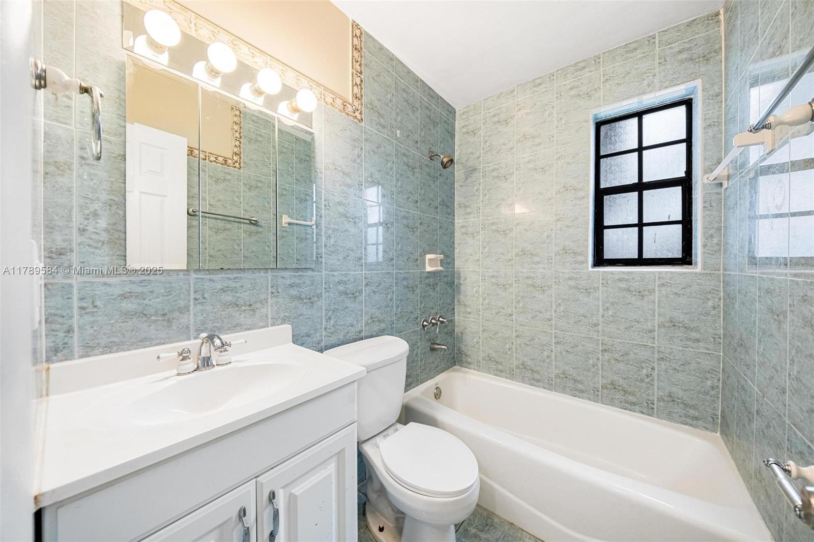 TWIN LAKES HOMES SEC 4 - Residential