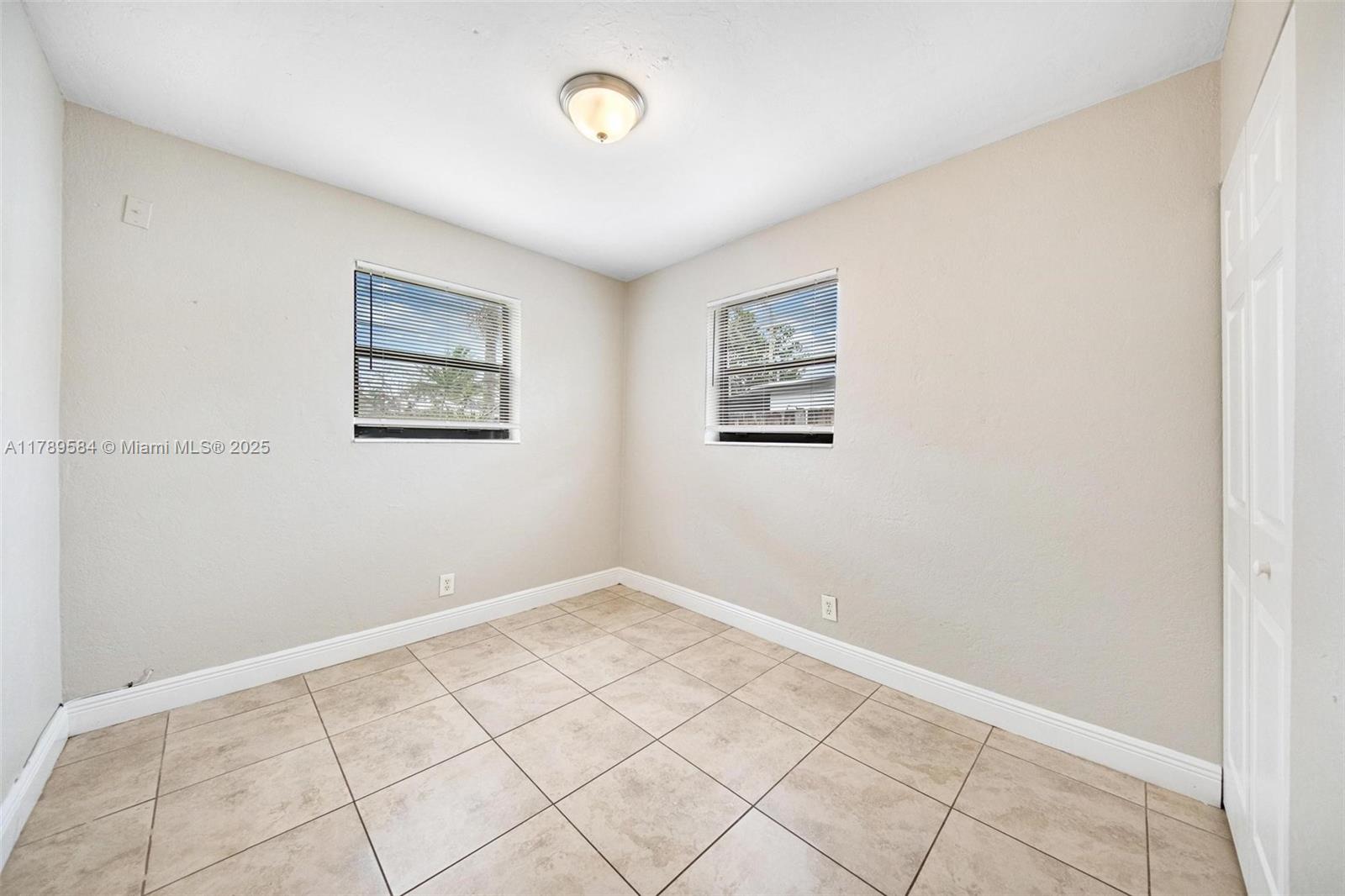 TWIN LAKES HOMES SEC 4 - Residential