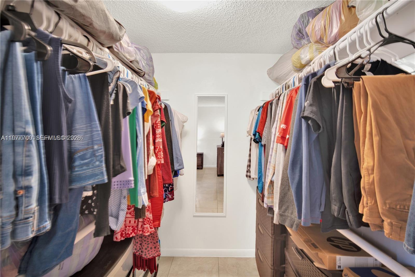 HORIZONS WEST CONDO #10 - Residential