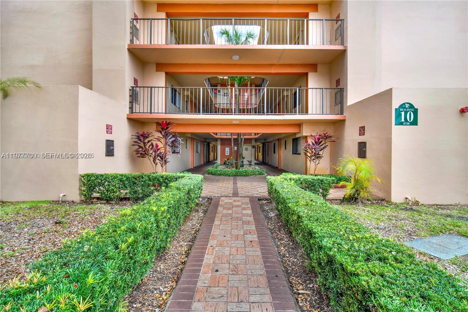 HORIZONS WEST CONDO #10 - Residential