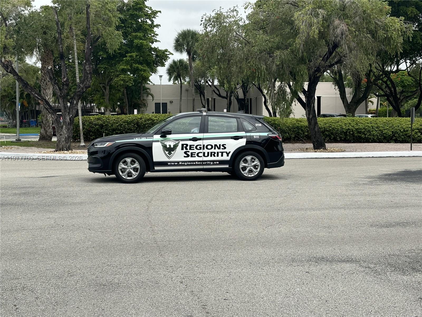 HORIZONS WEST CONDO #10 - Residential