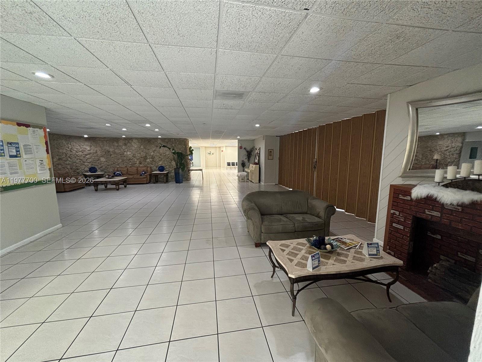 HORIZONS WEST CONDO #10 - Residential