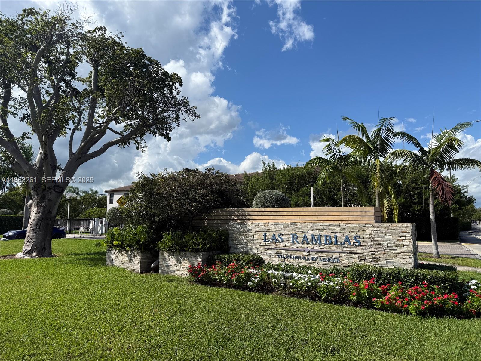 VIA VENTURA NEIGHBORHOOD - Residential