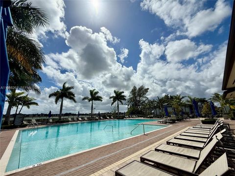 400 NE 208th Ter 400 Miami FL 33179