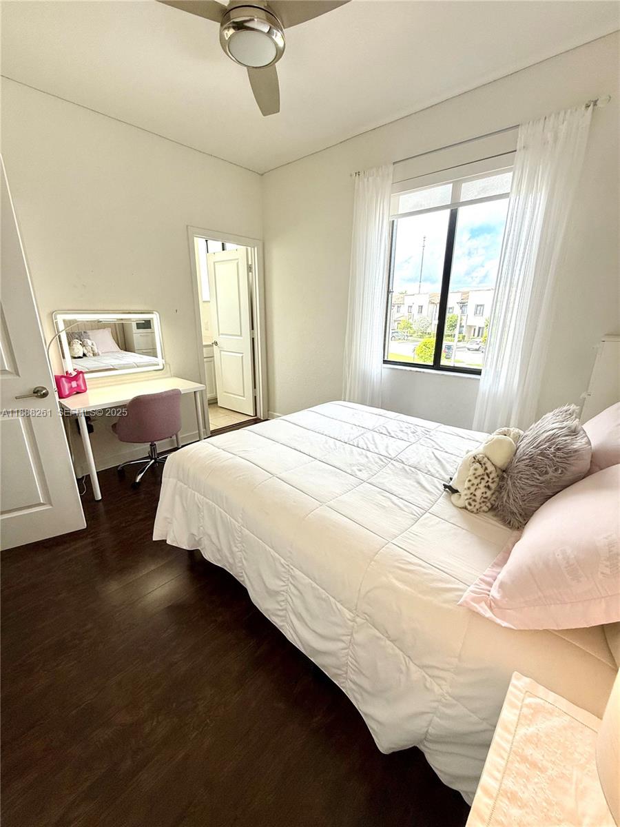 VIA VENTURA NEIGHBORHOOD - Residential