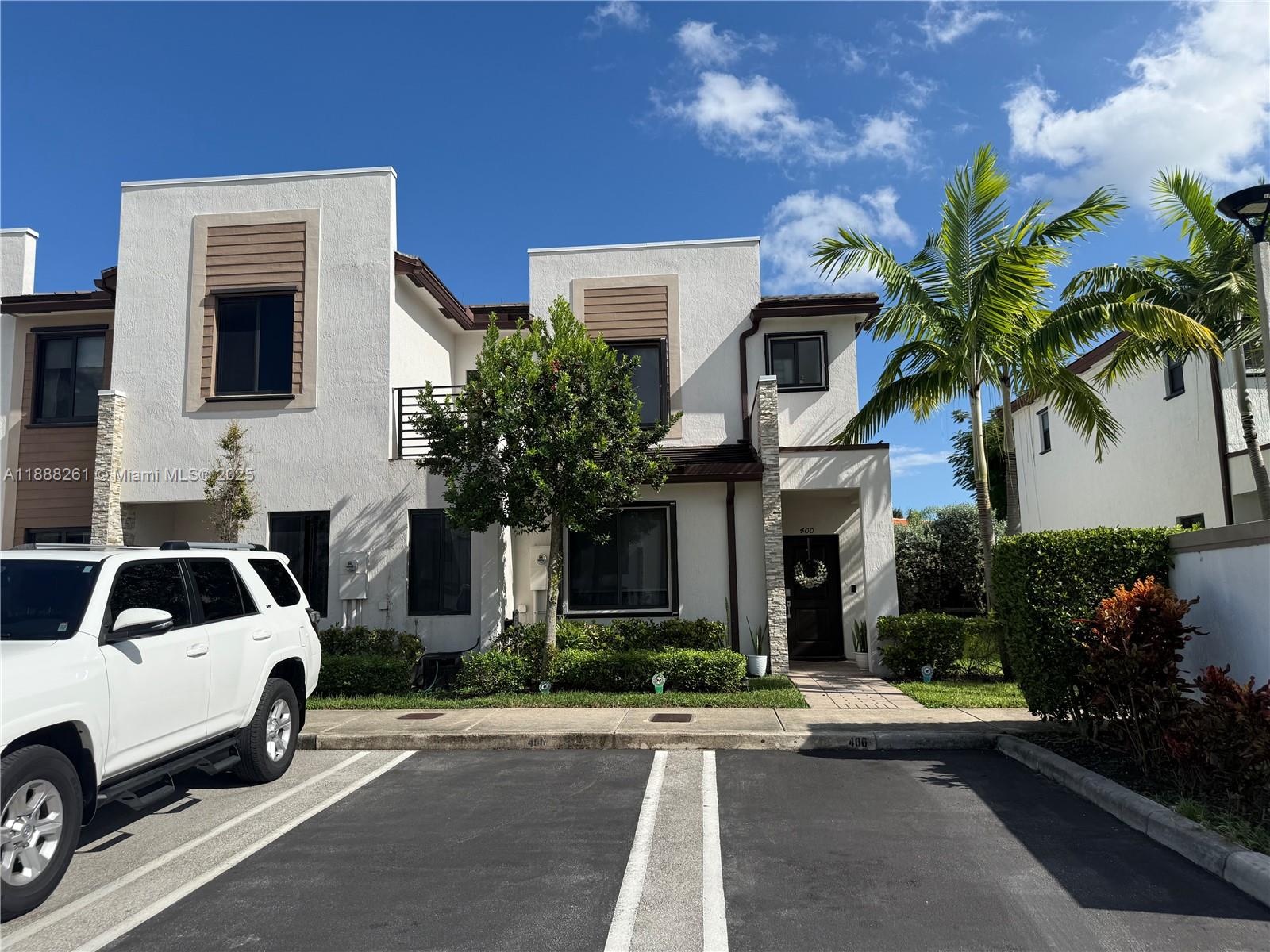 VIA VENTURA NEIGHBORHOOD - Residential